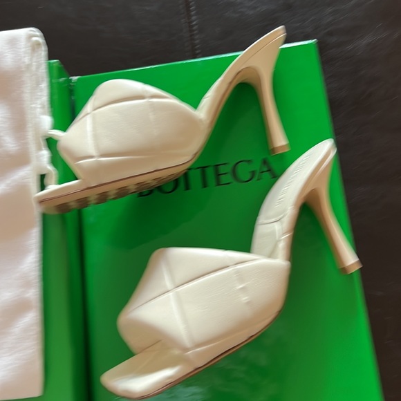 Bottega Veneta  Lido Sandal EUR 40.5 US 9.5 - Picture 6 of 12